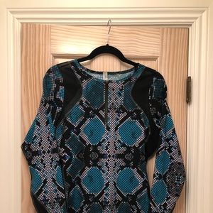 Lululemon Water: Sun Runner 1/2 Zip Size 12 NWT